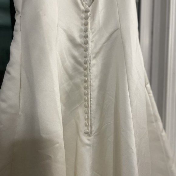 Mori Lee Sample size 12 A line V neck simple gown - Picture 3 of 6